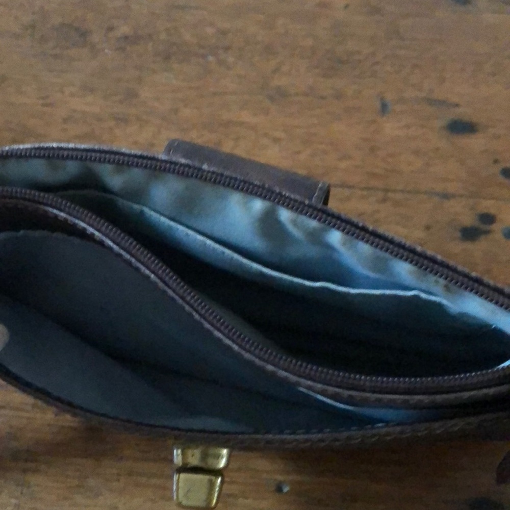 Coach Clutch/wristlet - Picture 4 of 4